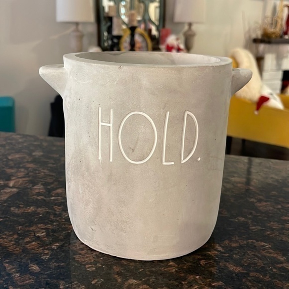 HOLD cement jar